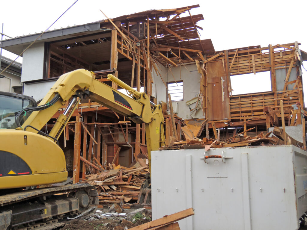 築30年の家の建て替え作業